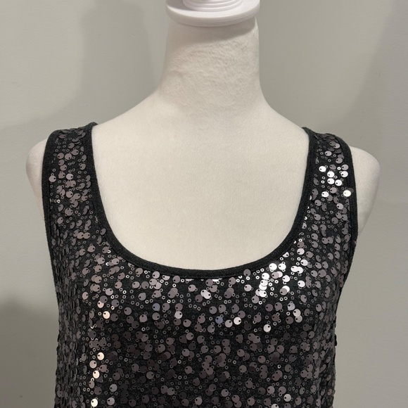 Old Navy Gray Sequin Front Tank Top Size XL - Picture 3 of 13